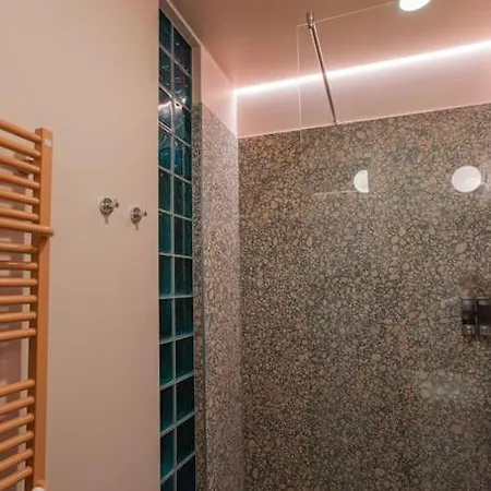 Resume Apartments, Swimmer No 7 By Urban Rent Apartment *