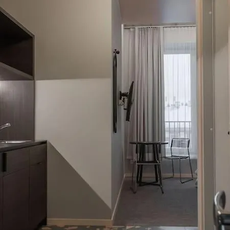 Resume Apartments, Swimmer No 7 By Urban Rent *